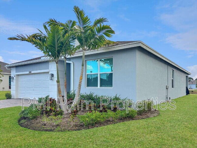 5989 SE Sky Blue Cir in Stuart, FL - Building Photo - Building Photo