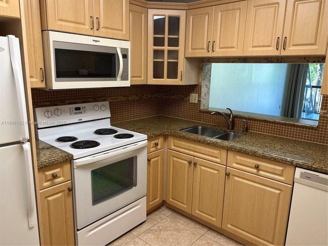 10855 SW 112th Ave in Miami, FL - Building Photo - Building Photo