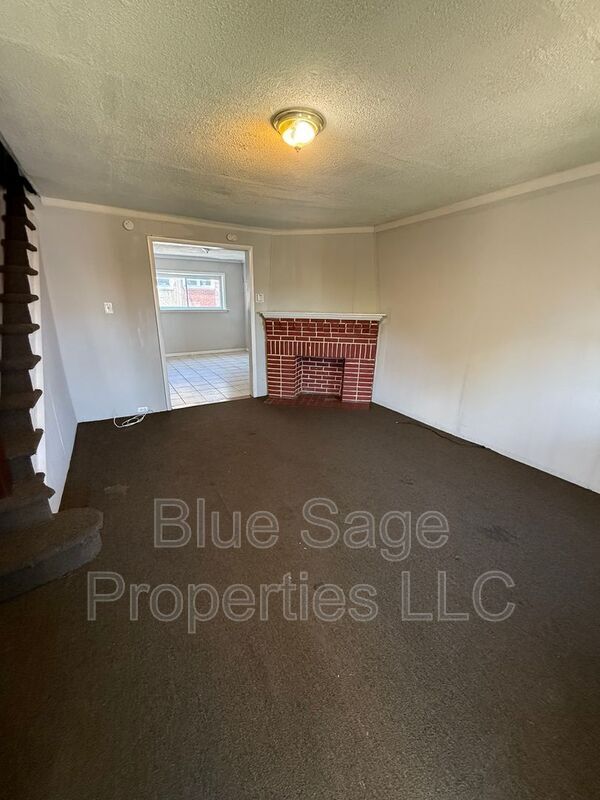 7139 Greenwood Ave in Upper Darby, PA - Building Photo - Building Photo