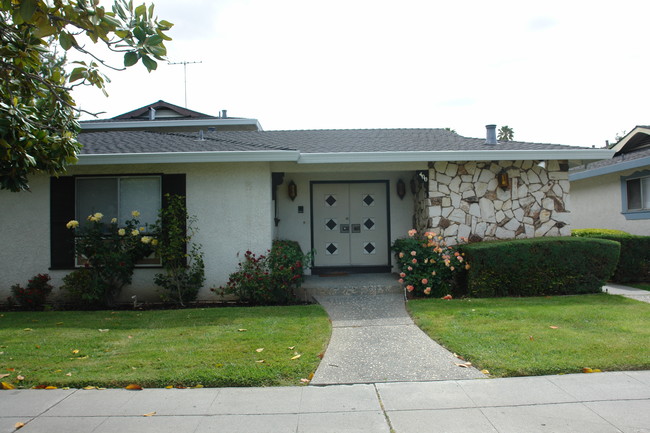 400 Richfield in San Jose, CA - Foto de edificio - Building Photo