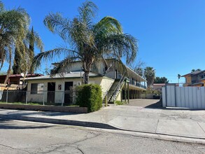 1137-1139 N Mayfield Ave in San Bernardino, CA - Foto de edificio - Building Photo