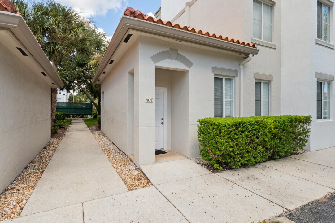 11022 Legacy Dr in Palm Beach Gardens, FL - Building Photo