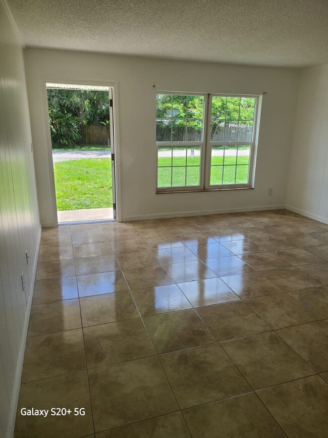 2813 Anne St, Unit 2813