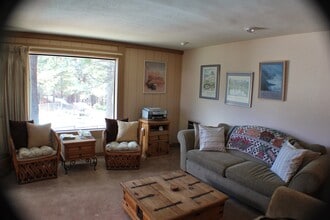 3253 Meridian Blvd., Unit E9 in Mammoth Lakes, CA - Building Photo - Building Photo