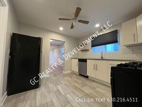 2624 N Springfield Ave in Chicago, IL - Building Photo - Building Photo