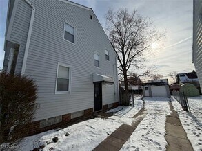 6315 Charles Ave in Parma, OH - Foto de edificio - Building Photo