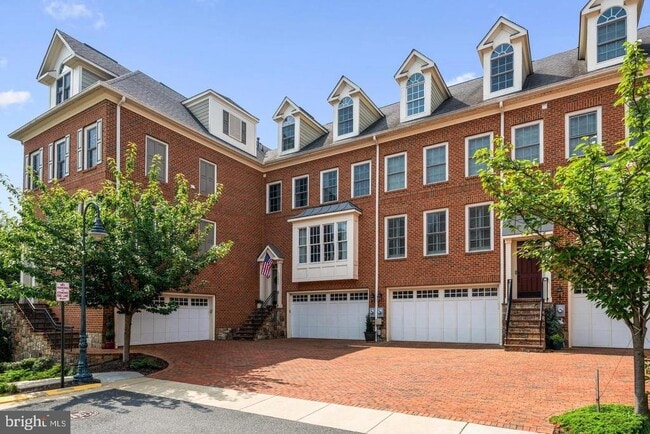 property at 10665 Yorktown Ct