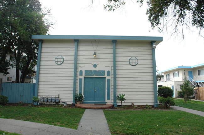 3676 Waterbury Ct in San Jose, CA - Foto de edificio - Building Photo