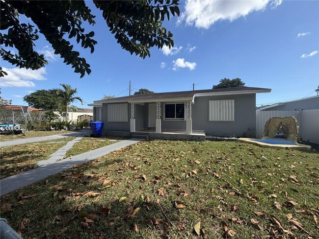 121 Flagami Blvd in Miami, FL - Building Photo - Building Photo
