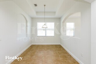 4403 Biscayne Breeze Way, Unit 345 in Kissimmee, FL - Foto de edificio - Building Photo