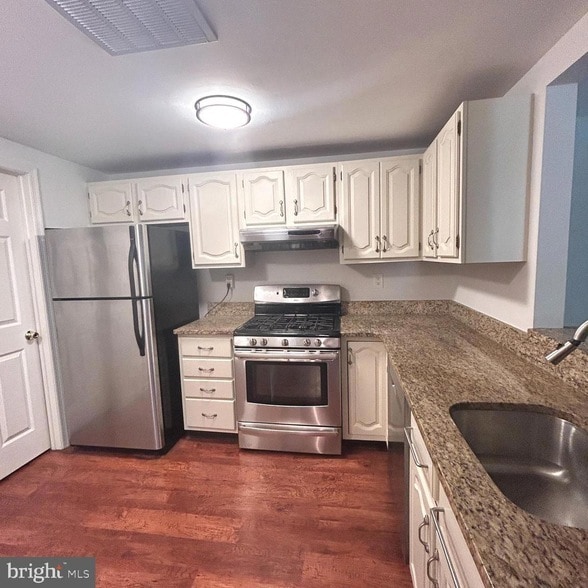 property at 1705 Mountainview Dr