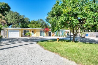 5216 Calle De Costa Rica in Siesta Key, FL - Building Photo - Building Photo