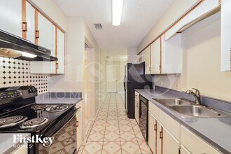 969 Fountainhead Dr in Deltona, FL - Building Photo - Building Photo