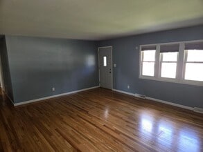 1032 Bonnie Brae Ln in Lake Geneva, WI - Building Photo - Building Photo
