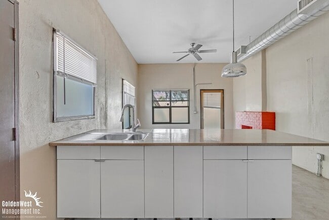 property at 1231 E Fillmore St