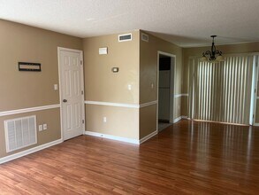 106 Hillbilly Private Dr-Unit -Unit #3 in Bristol, TN - Building Photo - Building Photo