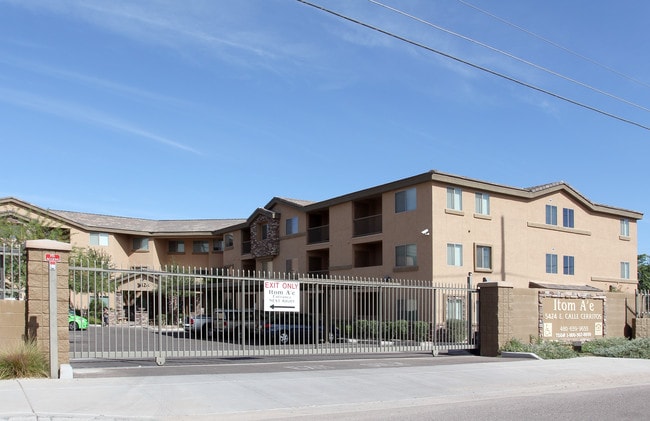 Itom A’s Senior Apartments in Guadalupe, AZ - Foto de edificio - Building Photo