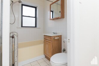 5945 N Paulina St, Unit 5951-1W in Chicago, IL - Building Photo - Building Photo