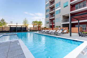RT Dairies in Atlanta, GA - Foto de edificio - Building Photo