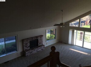 5650 Edgeview Dr in Discovery Bay, CA - Building Photo - Building Photo