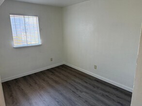 3411 Civic Center Dr in North Las Vegas, NV - Building Photo - Building Photo