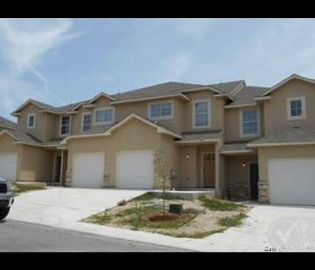 5110 Flipper Dr in San Antonio, TX - Building Photo - Building Photo
