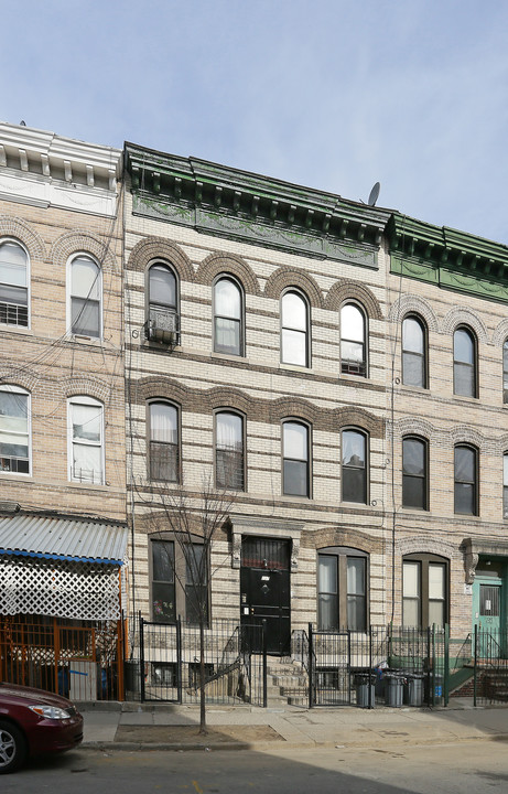 237 Stockholm St in Brooklyn, NY - Building Photo