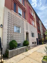 2227 St Paul St in Baltimore, MD - Building Photo