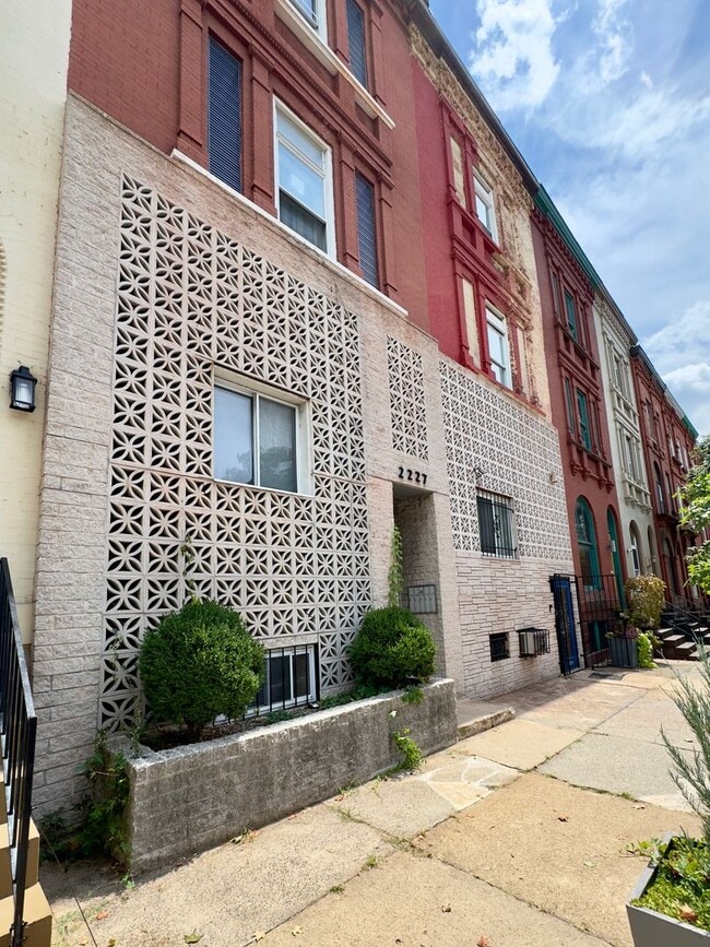 2227 St Paul St