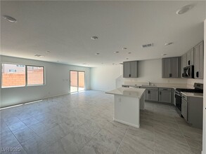 5331 Barcola Ave in Las Vegas, NV - Building Photo - Building Photo