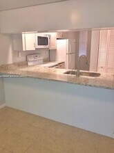 6800 Cypress Rd in Plantation, FL - Building Photo - Building Photo