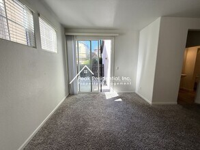 360 Wapello Cir in Sacramento, CA - Building Photo - Building Photo