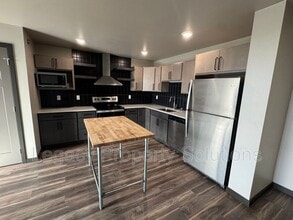 226 E Greenfield Ln in Bismarck, ND - Building Photo - Building Photo