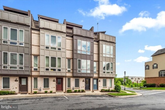 property at 1502 Trafalgar Ln