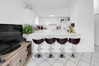 13625 SW 99th Ter in Miami, FL - Foto de edificio - Building Photo