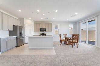 94 Cadence Crest Ave in Henderson, NV - Building Photo - Building Photo