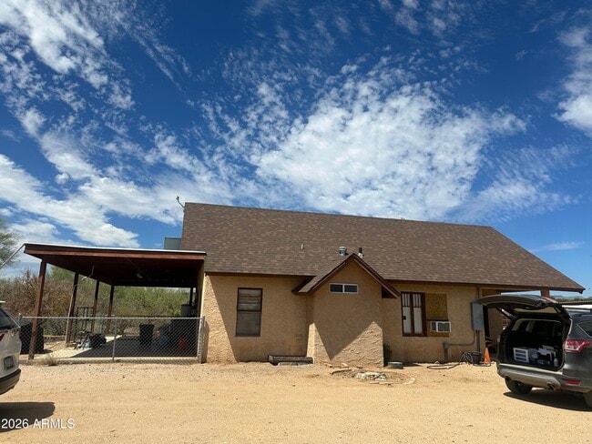 property at 1328 E Maddock Rd