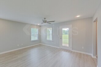 656 June St in Prattville, AL - Foto de edificio - Building Photo