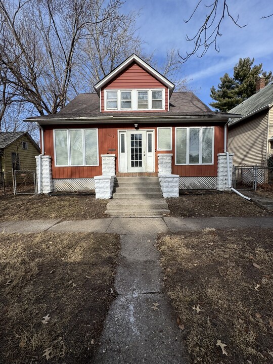 1612 W 6th St in Davenport, IA - Building Photo