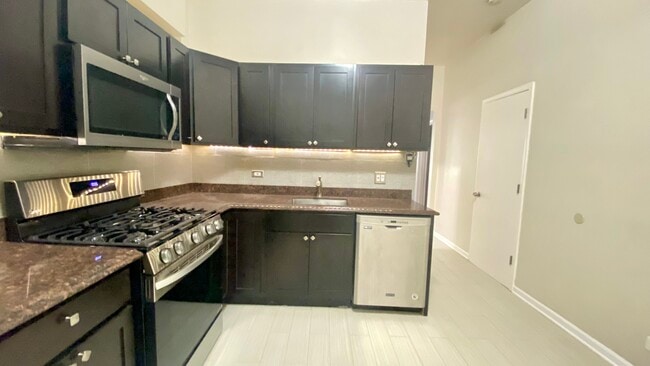 property at 2641 W Haddon Ave