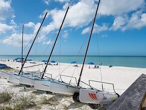 7032 Pelican Bay Blvd, Unit Pelican Bay in Naples, FL - Building Photo - Building Photo