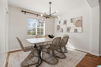 5956 Crestwood Cir in Birmingham, AL - Building Photo - Building Photo