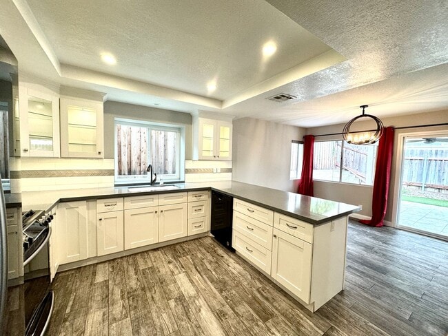 3772 Live Oak Dr in Pomona, CA - Building Photo - Building Photo