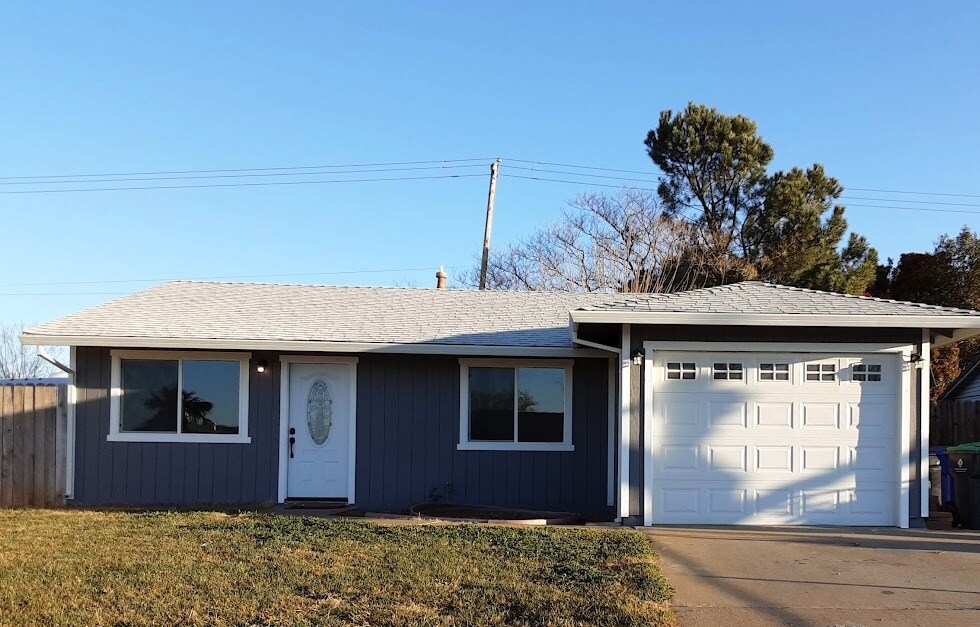 750 Crosby Ln in Red Bluff, CA - Building Photo