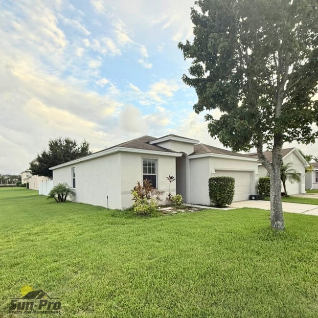 1932 Cove Point Rd in Port Orange, FL - Building Photo - Building Photo
