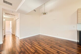 2152 Quartz Cliff St in Las Vegas, NV - Building Photo - Building Photo