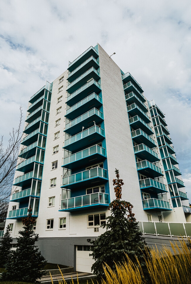 1155 Grant in Winnipeg, MB - Building Photo - Building Photo