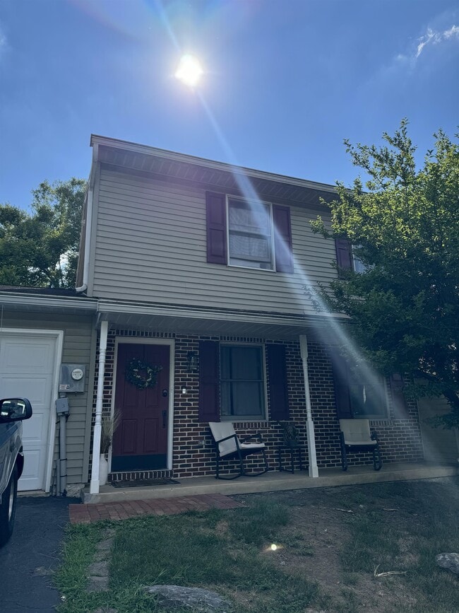 property at 3 Amber Ct