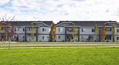 Residence at Tullamore in Post Falls, ID - Building Photo - Building Photo