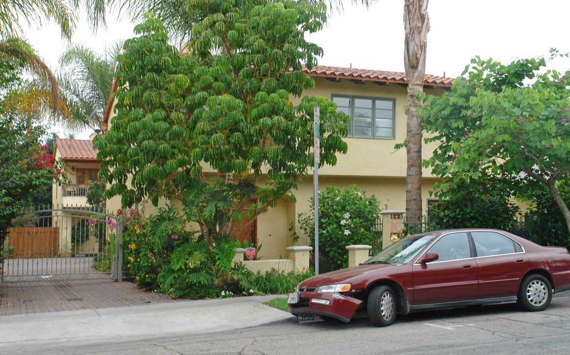 859 Westbourne Dr in West Hollywood, CA - Building Photo